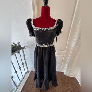 🦄 Mac Duggal Sz 2 Elegant Black Dress with Pearl Accents SAMPLE